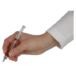 Balpen injectiespuit met rode vloeistof