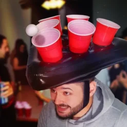 Beer Pong Hoed - Opblaasbaar - Inclusief Bekers & Ballen - Feestspel