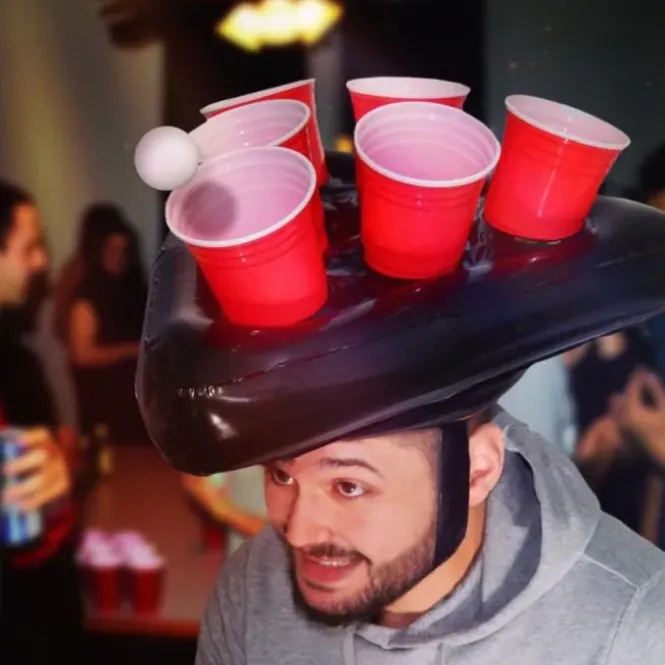 Beer Pong Hoed - Opblaasbaar - Inclusief Bekers & Ballen - Feestspel