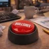 Bullshit Button - Grappige Geluidknop - 6 Geluiden - Compact 9 cm