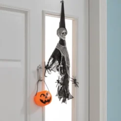 Hanging skull decor - Hangend schedeldecor