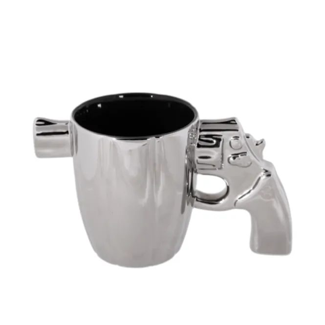 Mok met revolver