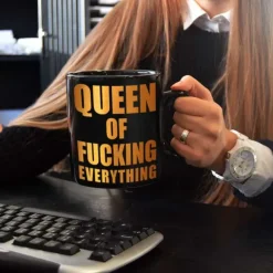 Queen of Fucking Everything Mok - 850 ml - Zwart Keramiek