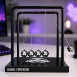 Stormtrooper Newton's Cradle - 19.5 x 12 x 15 cm