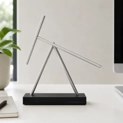 The Swinging Sticks - Kinetisch Sculptuur