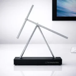 The Swinging Sticks - Kinetisch Sculptuur