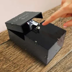 Useless Box - Incl. Extra Schroeven, Bouten en Schroevendraaier