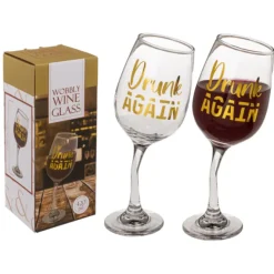 Wankelend wijnglas